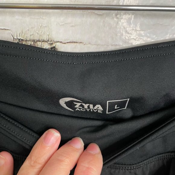 Zyia black athletic shorts size large - Picture 5 of 7